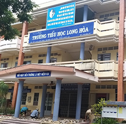 Ngày 15/08/2020 Hùng Anh giao gạch tại Trường tiểu học Long Hòa